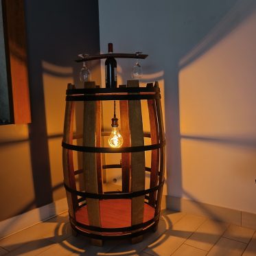 Tonneau déstructuré style industriel avec lumière intérieure